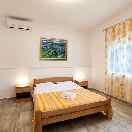 Apartment Ema Premantura Zewnętrze zdjęcie