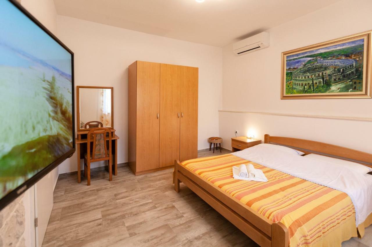 Apartment Ema Premantura Zewnętrze zdjęcie