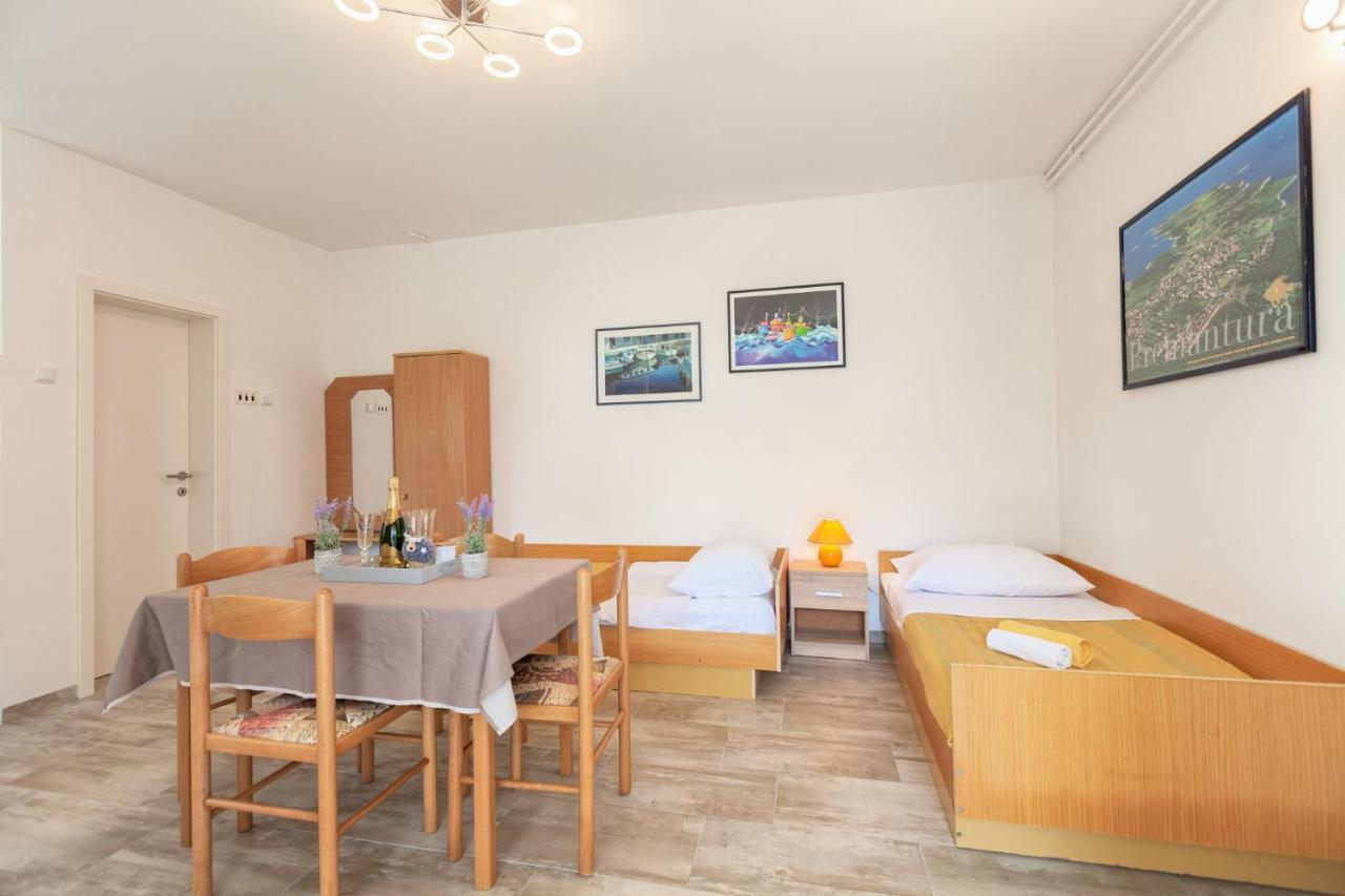 Apartment Ema Premantura Zewnętrze zdjęcie