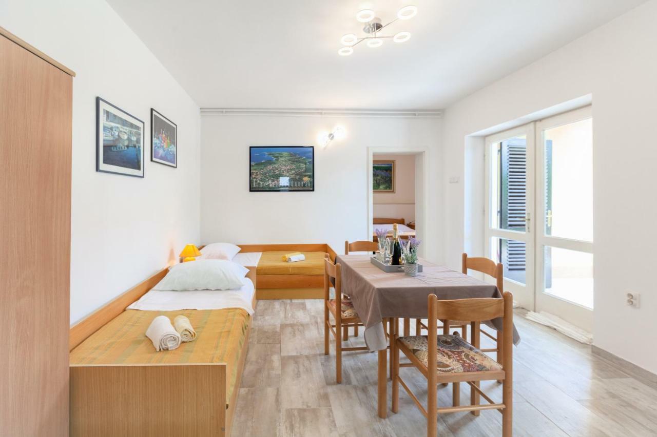 Apartment Ema Premantura Zewnętrze zdjęcie