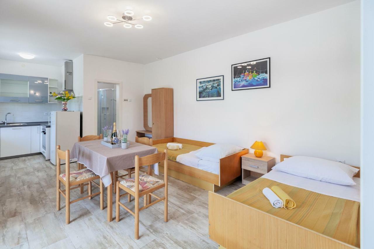 Apartment Ema Premantura Zewnętrze zdjęcie