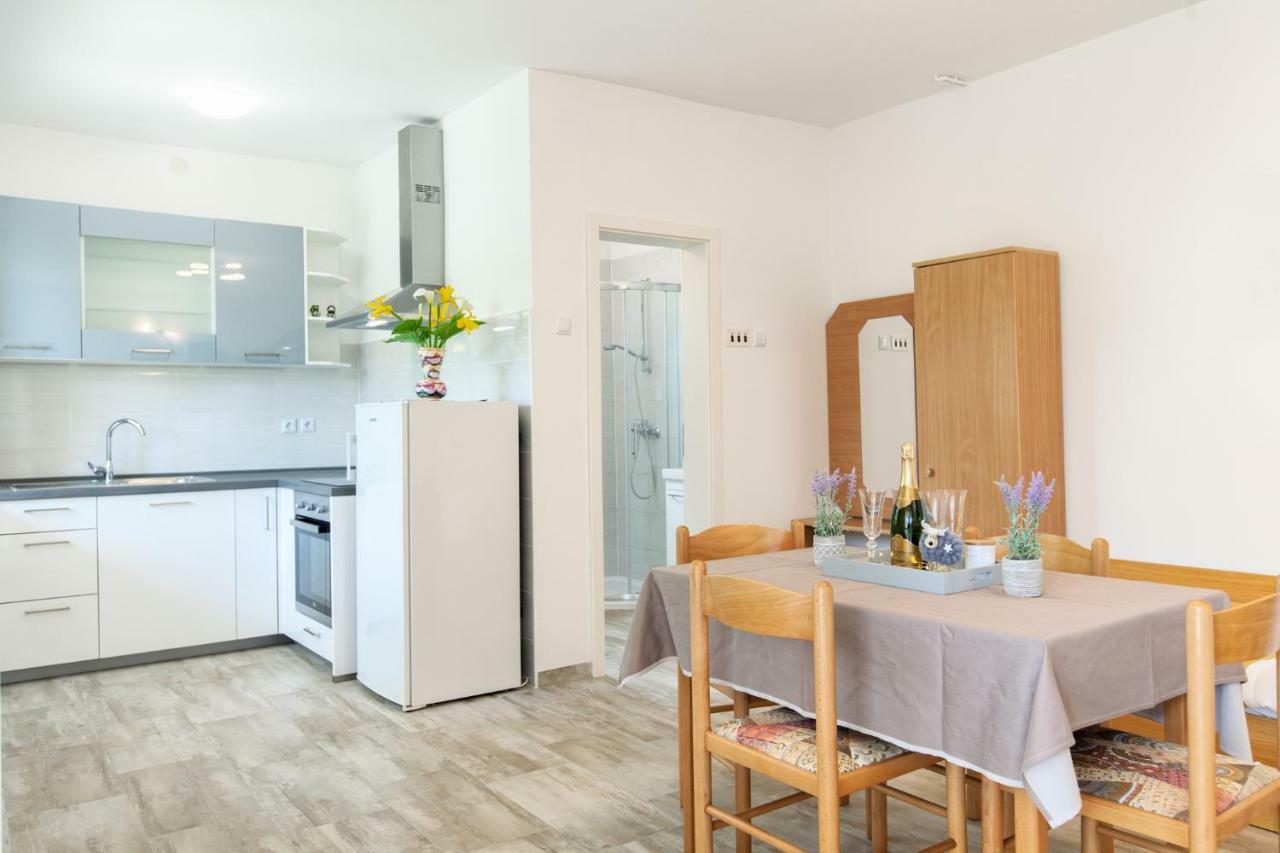 Apartment Ema Premantura Zewnętrze zdjęcie