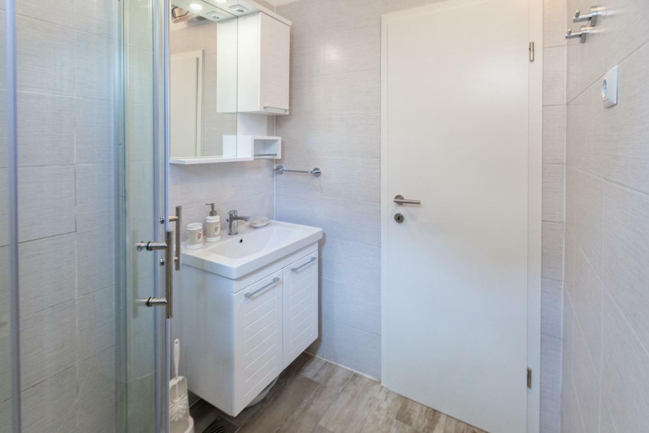 Apartment Ema Premantura Zewnętrze zdjęcie